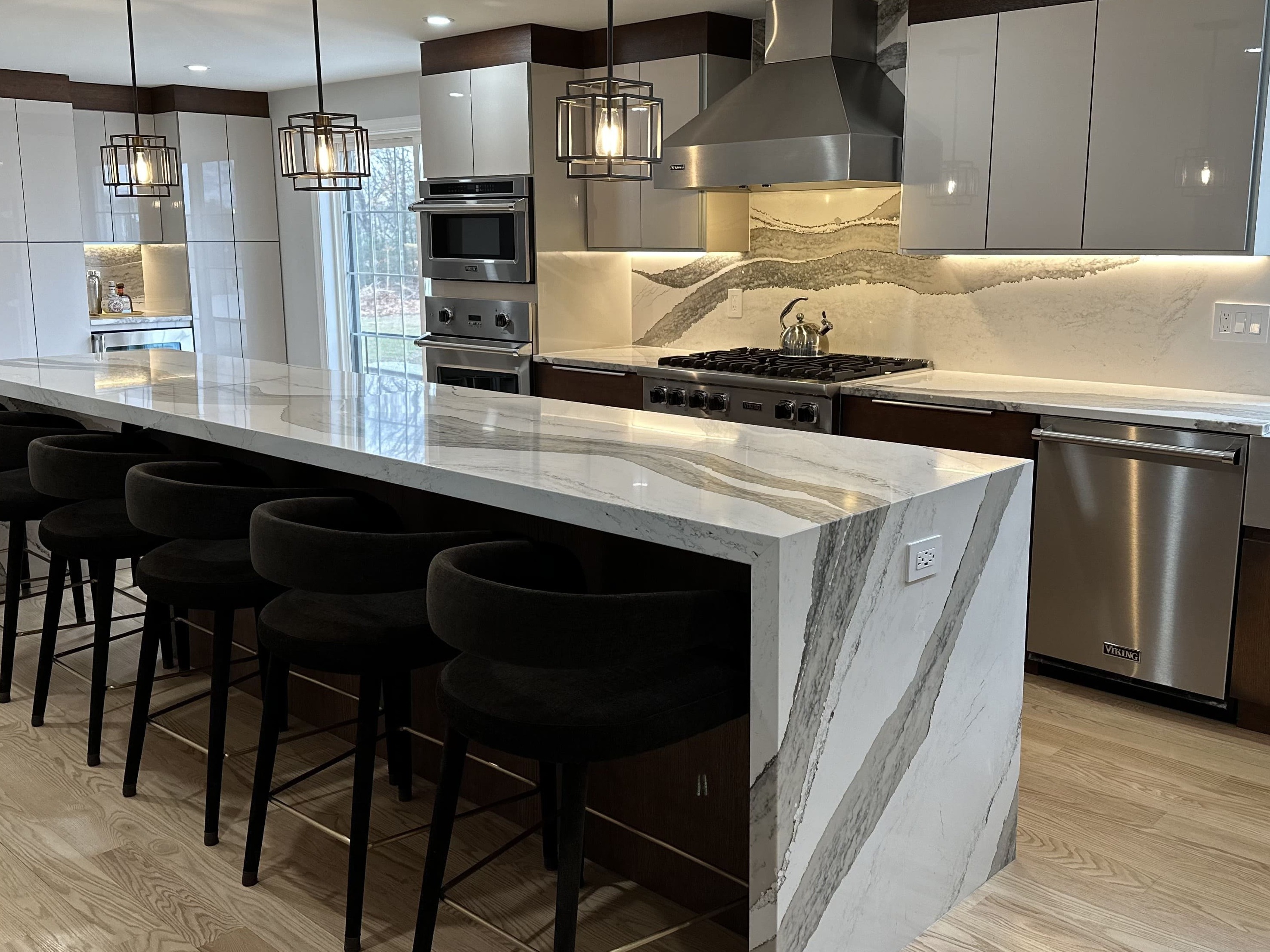 Kitchens and Bathroom Cabinets Kitchens and Bathroom Cabinets